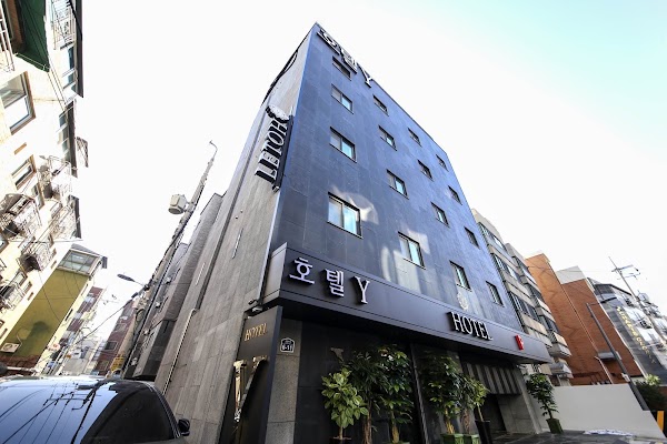 Y Hotel