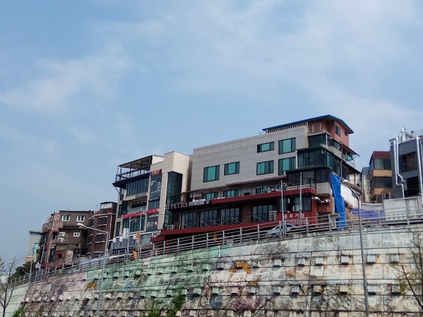 弘大大樓旅舍